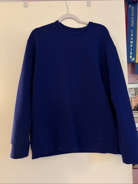 Nike Other - Nike Men's Crewneck Sweatshirt in Navy Blue